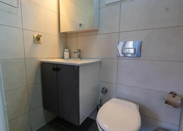 Necatibey Armutalan Daily Weekly * マルマリス